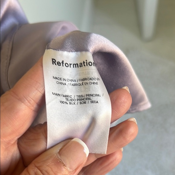 Reformation Overland 100 % Silk Sleek Lavender Top - Picture 7 of 7